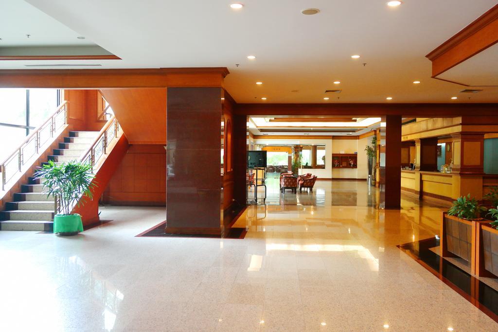 Grand Park Hotel Nakhon Si Thammarat Exterior foto