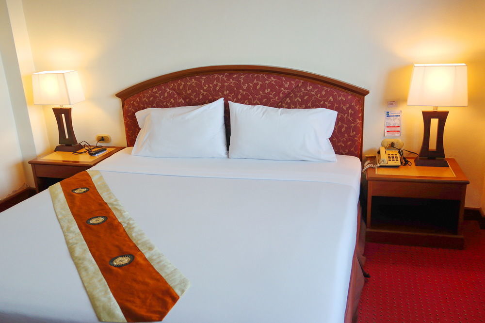 Grand Park Hotel Nakhon Si Thammarat Exterior foto