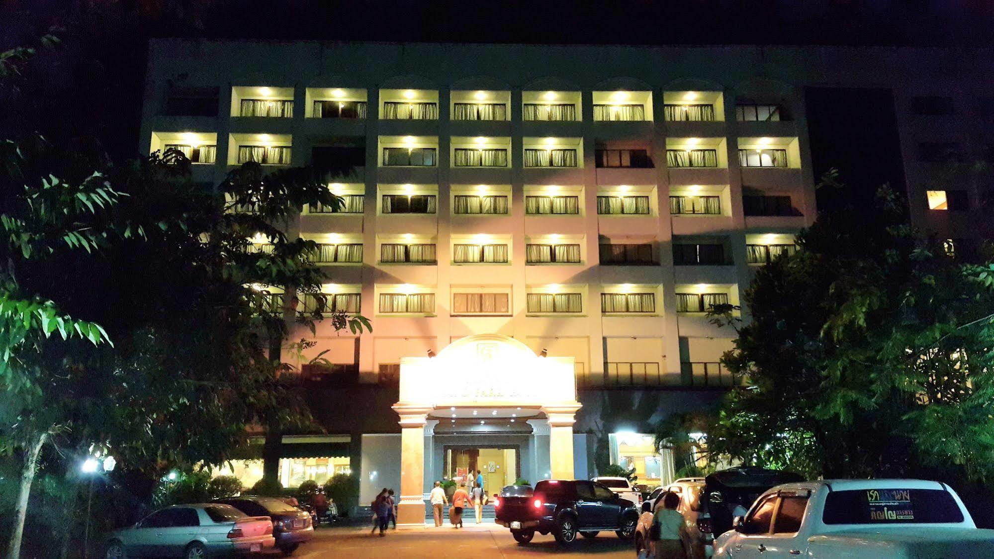 Grand Park Hotel Nakhon Si Thammarat Exterior foto