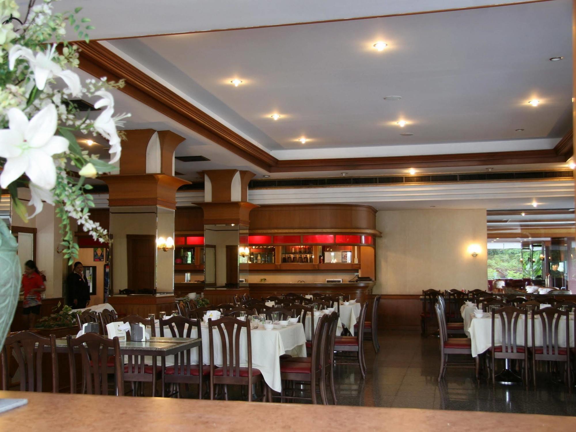 Grand Park Hotel Nakhon Si Thammarat Exterior foto