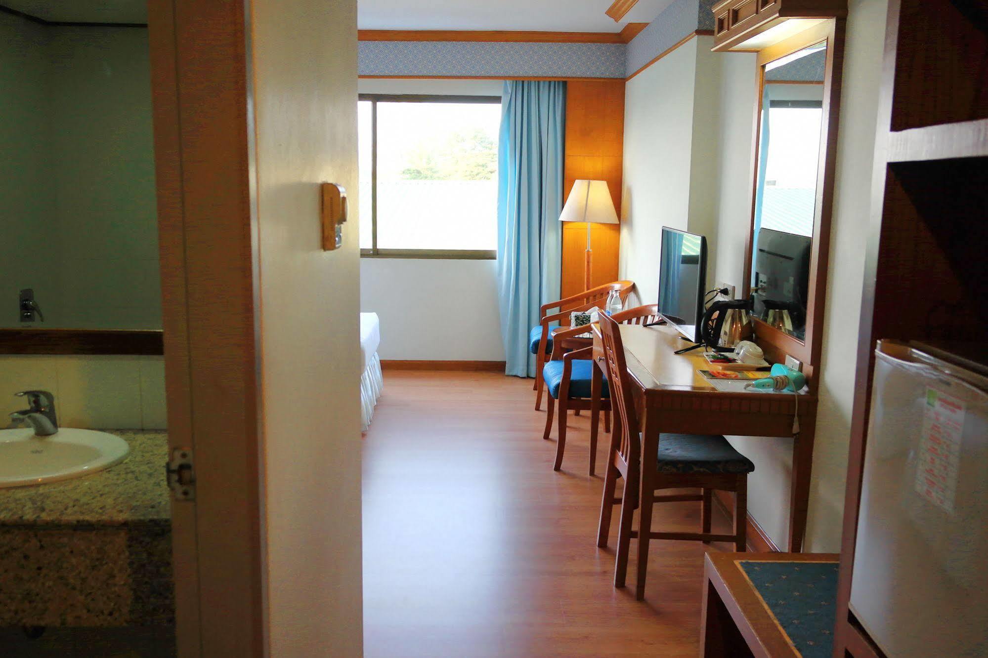 Grand Park Hotel Nakhon Si Thammarat Exterior foto