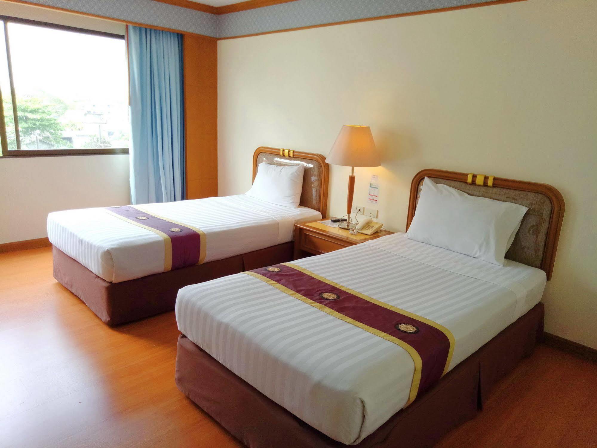 Grand Park Hotel Nakhon Si Thammarat Exterior foto
