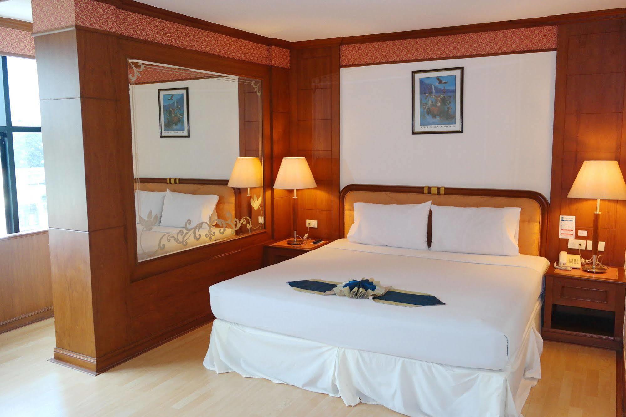 Grand Park Hotel Nakhon Si Thammarat Exterior foto
